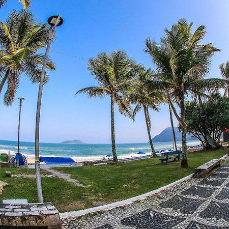 1E - Pé na areia do Guarujá - Praia do Tombo Exterior foto